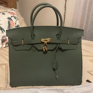 Hermes style Elegant Green Leather Handbag NEW with dust bag (Almond green) 40cm